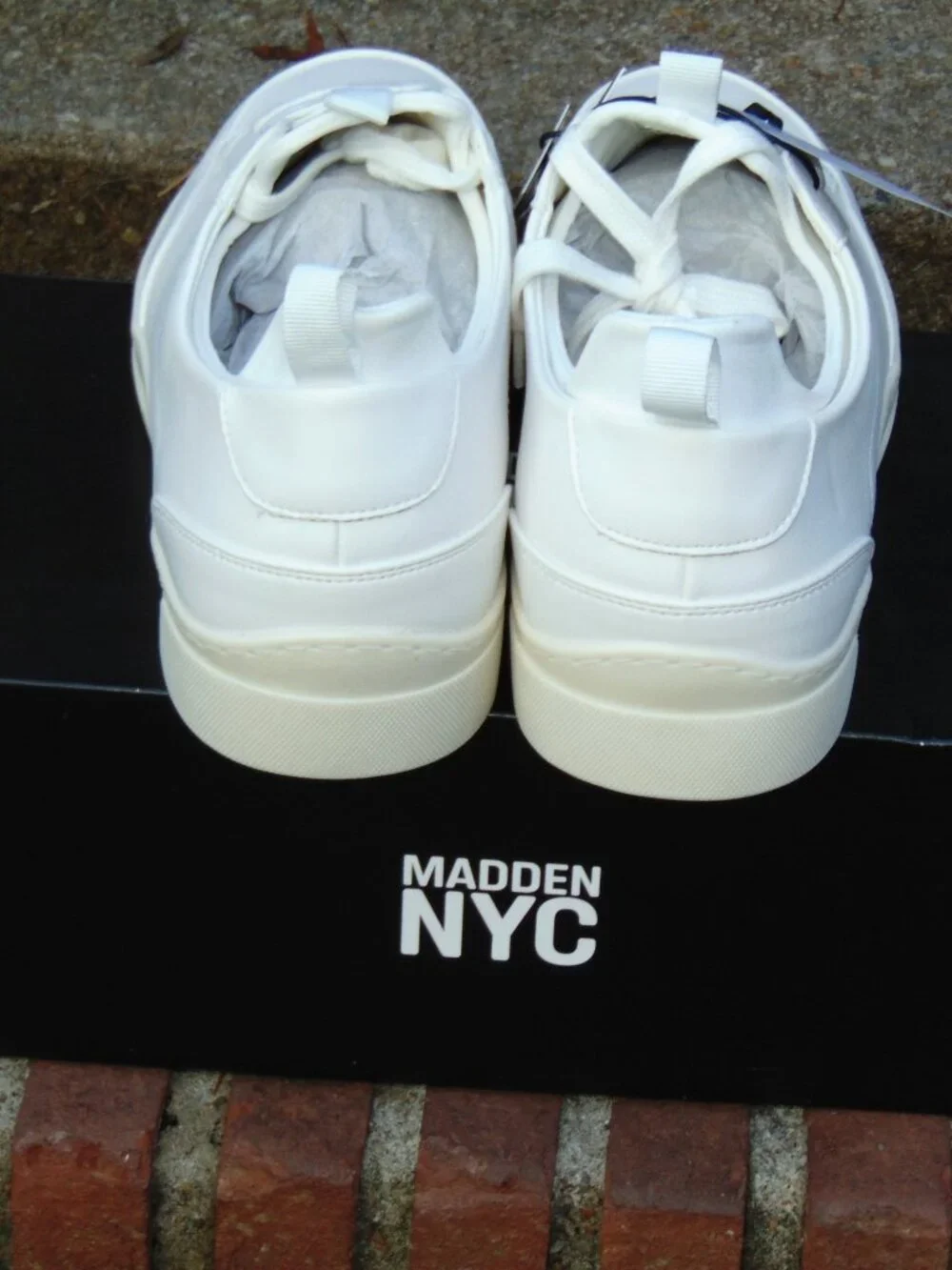 Madden NYC Mens Markk Court Casual Sneakers White NWT Size 13 New In Box